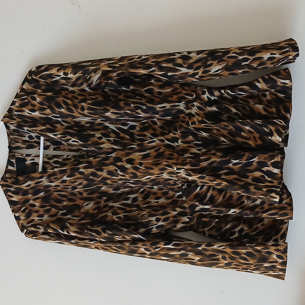 Kim kardashian leopard print peplum blouse |‎ Size: Large